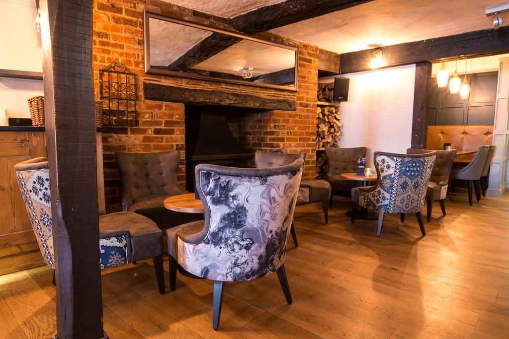 The Saracens Head Hotel Great Dunmow Exterior foto