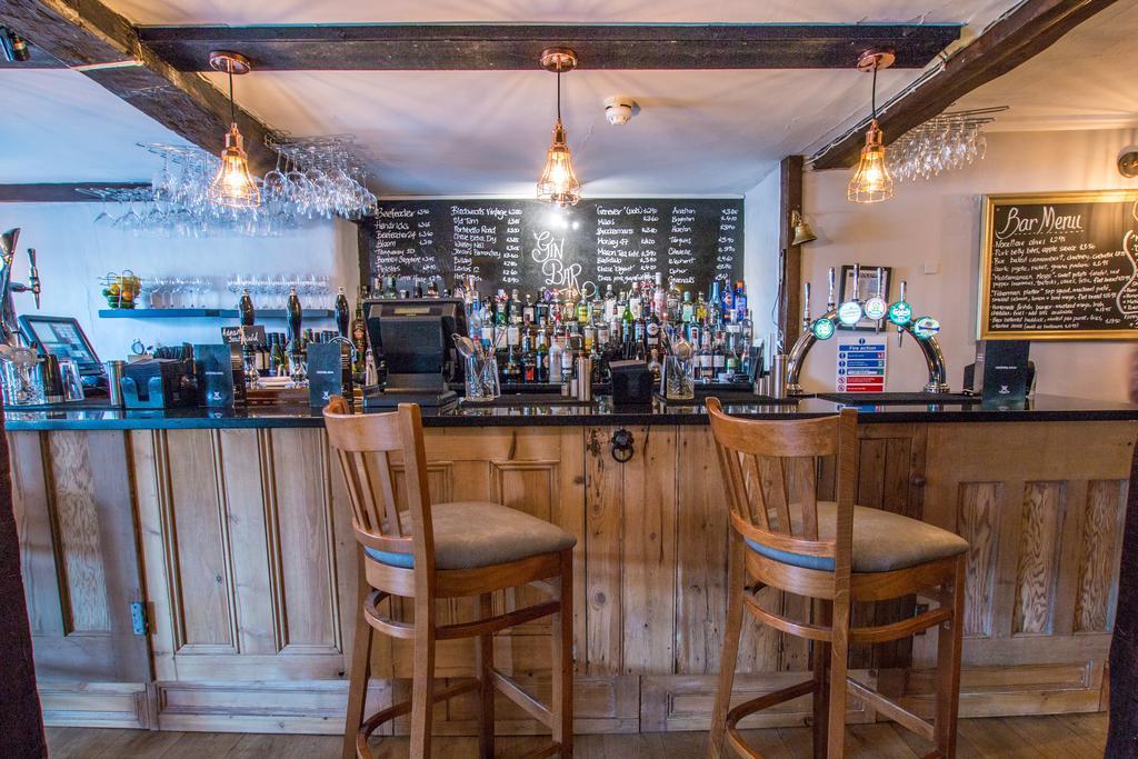 The Saracens Head Hotel Great Dunmow Exterior foto